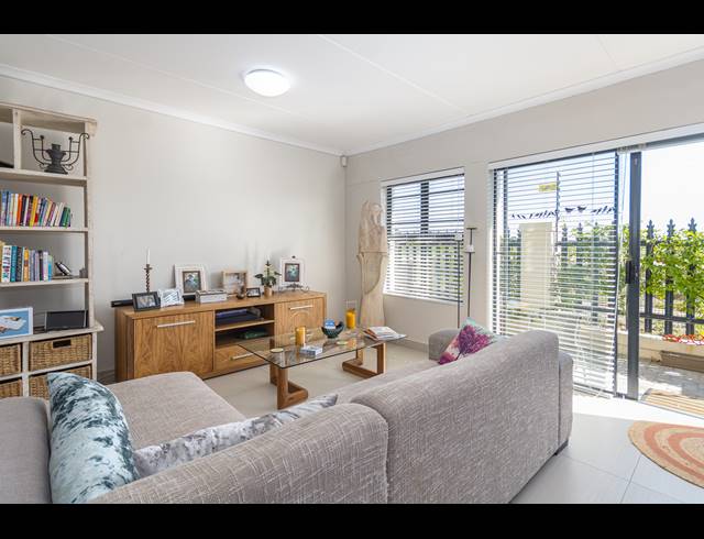 3 BEDROOM TOWNHOUSE FOR SALE IN PARKLANDS NORTH